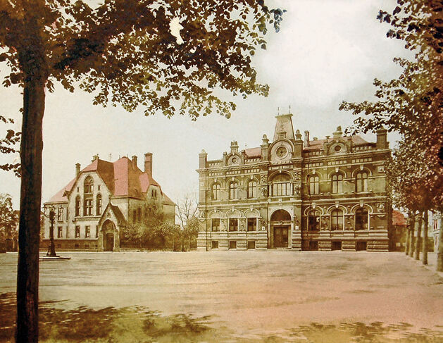 Zu sehen ist das alte Rathaus in Velbert um 1919