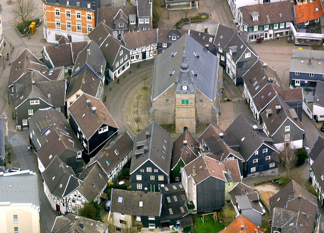Kirchplatz in Velbert-Neviges, Luftaufnahme: Hans Blossey
