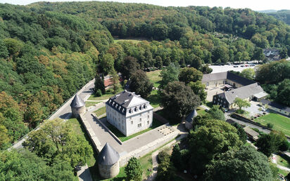 Schloss Hardenberg mit Vorburg, Luftaufnahme