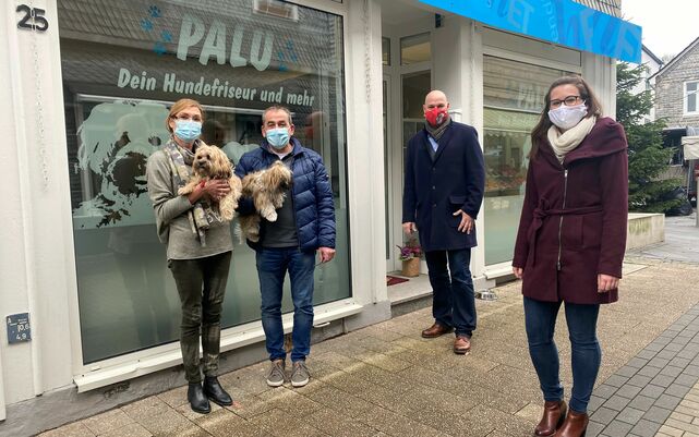 Eröffnung des Hundefriseurs „Palu“ in Velbert-Neviges